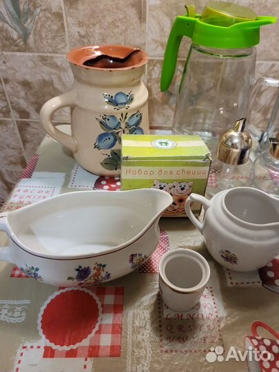 Набор посуды кружки графины вазы