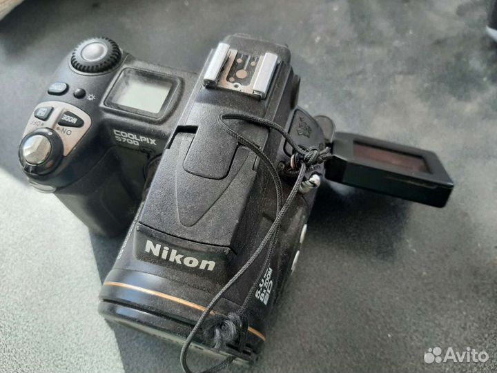 Цифровой фотоаппарат Nikon Coolpix 5700