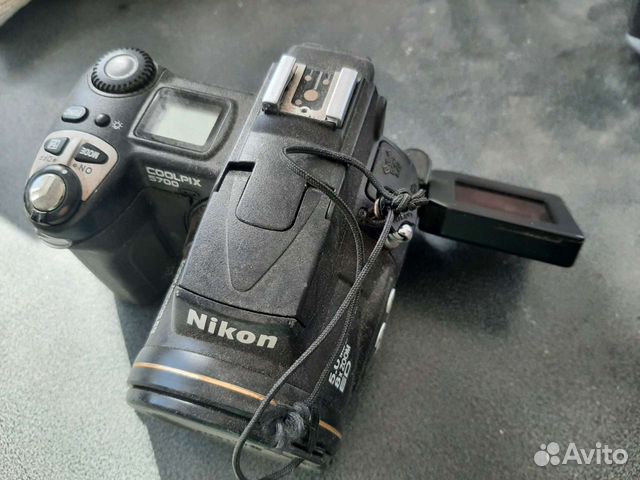 Цифровой фотоаппарат Nikon Coolpix 5700
