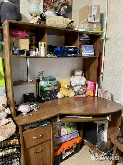 Компьютерный угловой стол