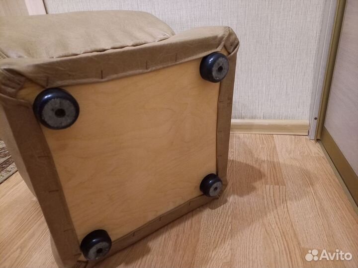 Пуфик в прихожую