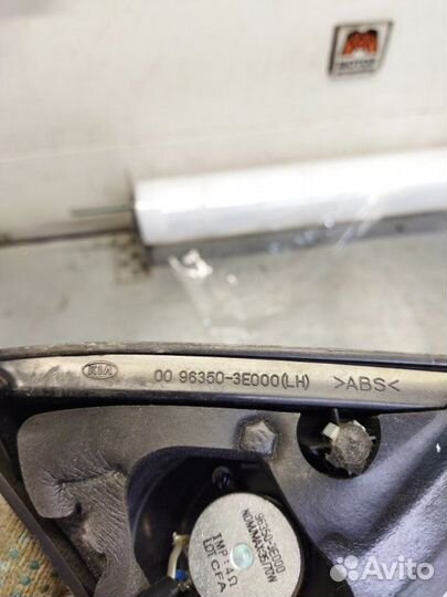 Крышка зеркала внутренняя левая Kia Sorento D4CB