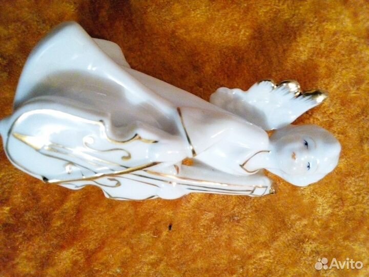 Статуэтка ангел фарфор