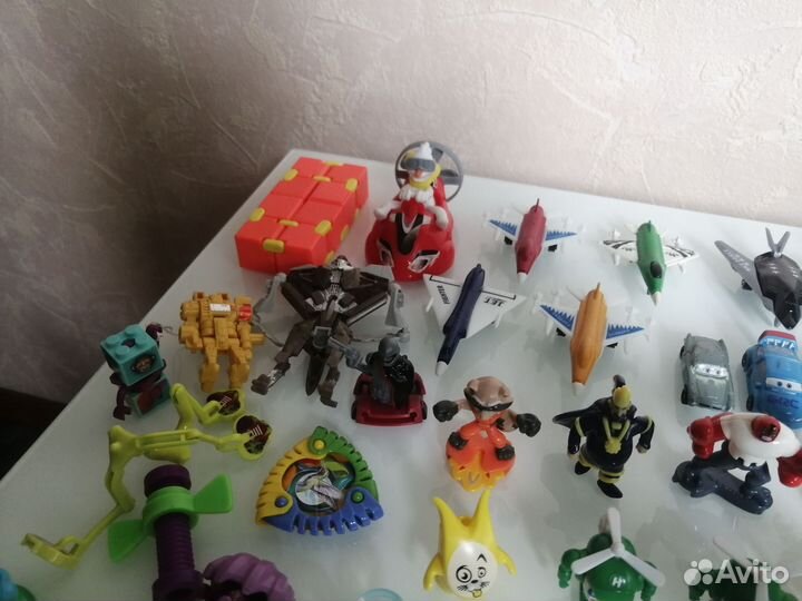 Игрушки из киндера скрепыши