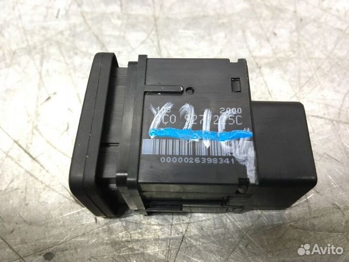 Кнопка фиксатора стояночного тормоза Volkswagen