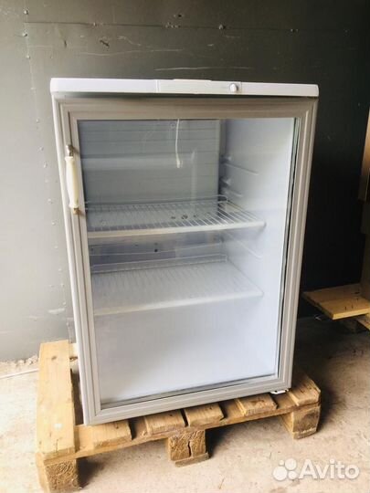 Холодильник барный Бирюса 152 ек