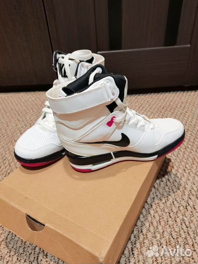 Кроссовки nike женские