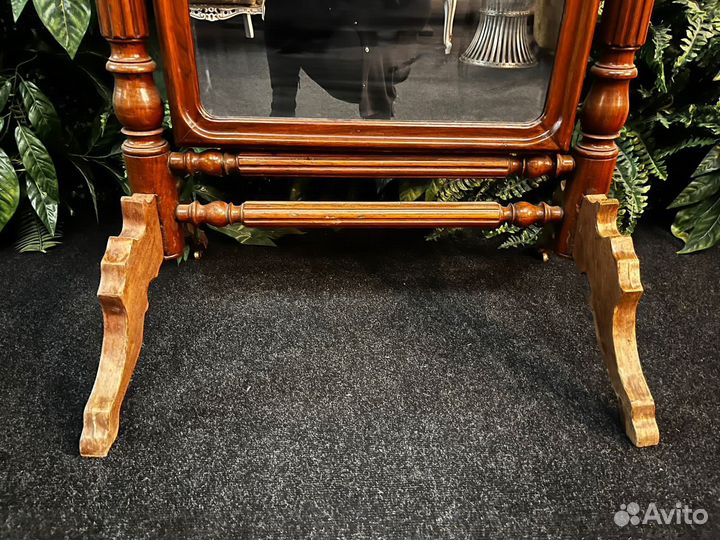 Старинное зеркало