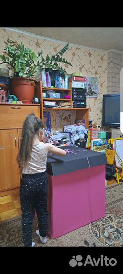 Большая подарочная коробка