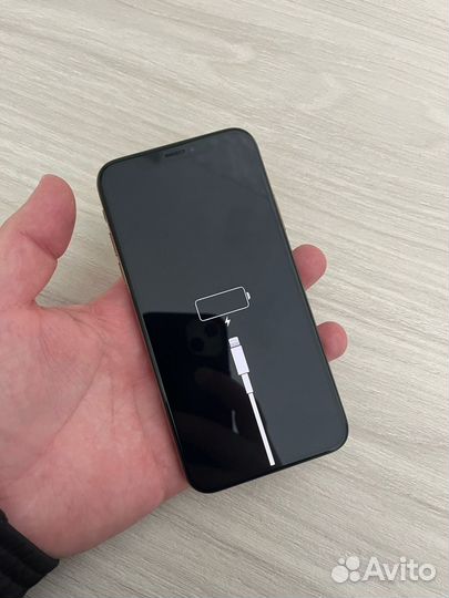 iPhone Xs, 64 ГБ