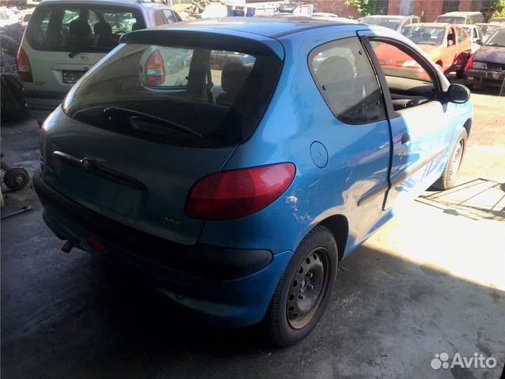 Разбор на запчасти Peugeot 206