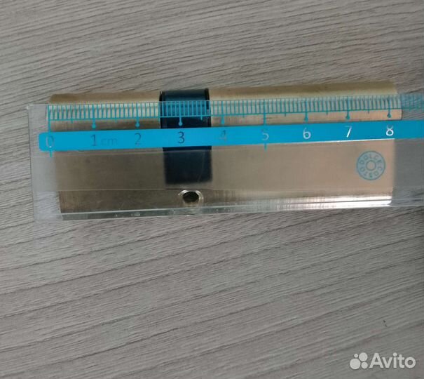 Замок дверной