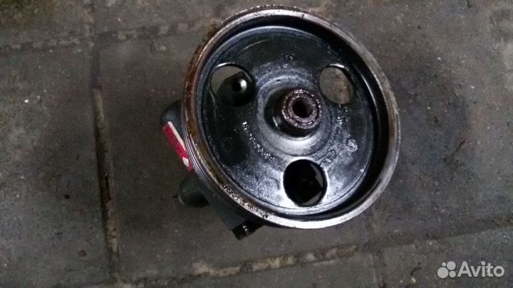 Рено сандеро насос гура