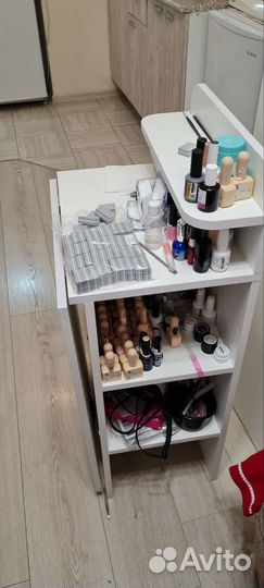 Маникюрный стол