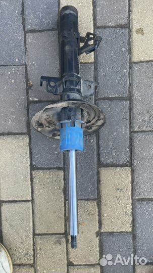 Передняя стойка