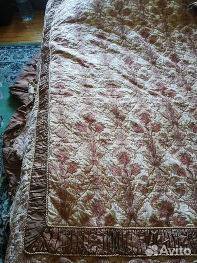 Покрывало+подушечки на кровать 240 260