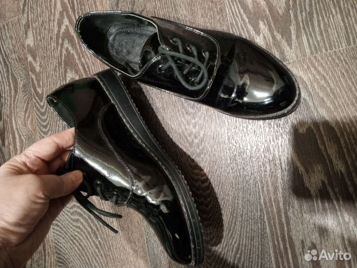 Полуботинки туфли на шнурках лак 39