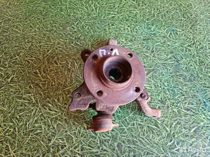 Поворотный кулак Левый Фольксваген пассат B4 1994г