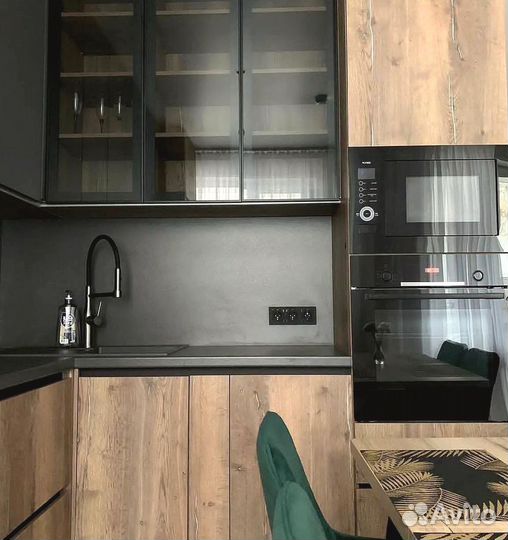 Кухонный гарнитур в современном стиле на заказ