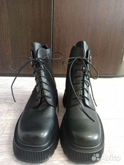 Ботинки женские 38