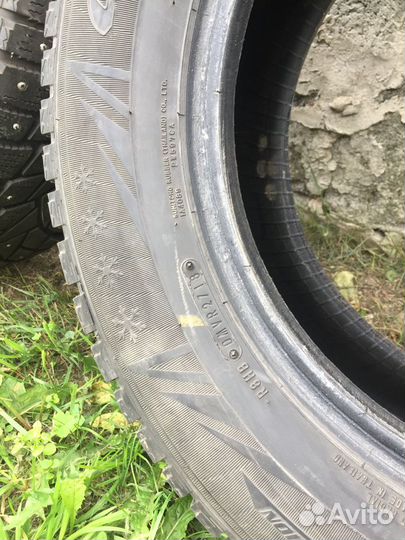 Dunlop Grandtrek Ice 02 215/65 R16