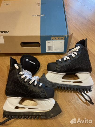 Коньки хоккейные