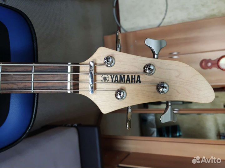 Бас гитара 4 струнная