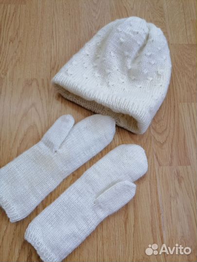 Шапочка женская вязаная и рукавички