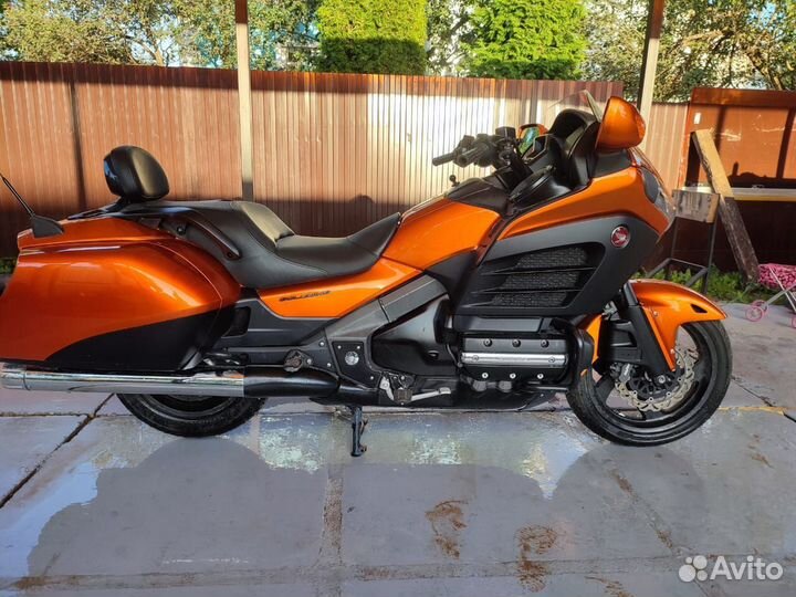 Honda gl 1800 bagger