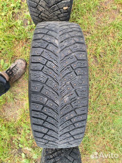 Зимние колеса r 16 Michelin x ice north 4