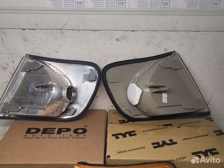 Поворот левый перед жёлтый Audi 100 45 1991-1994