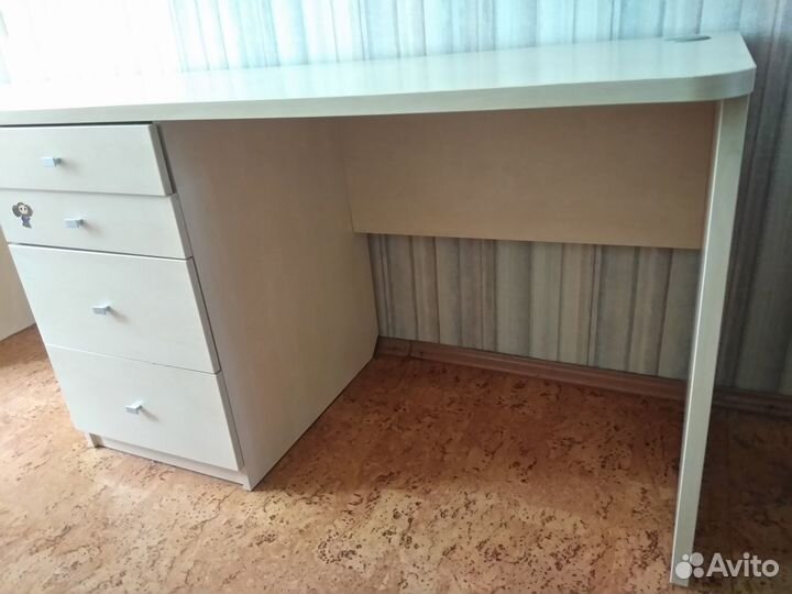 Письменный стол двойной