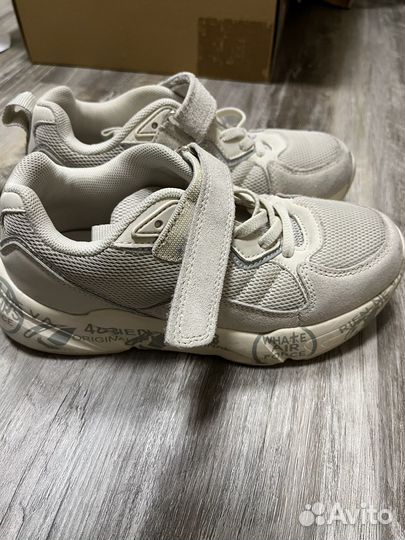 Кроссовки котофей 33