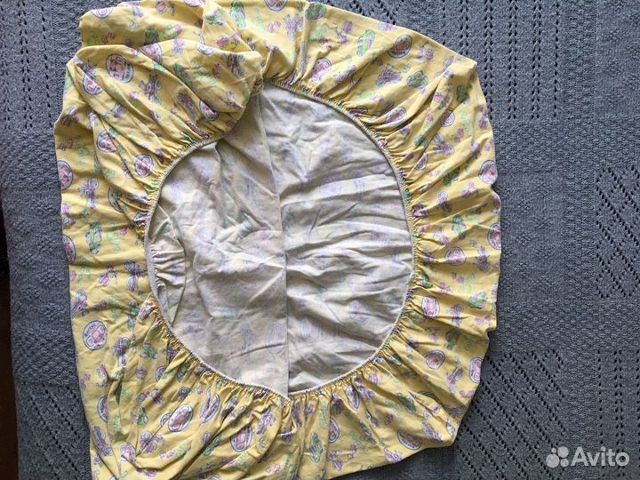 Простынь на резинке в детскую кроватку