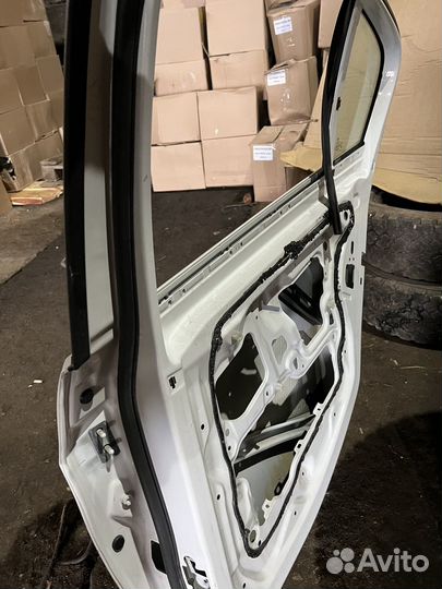Двери левые bmw e 90