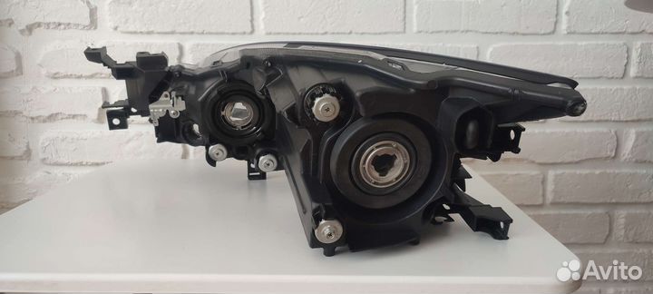 Правая фара на mazda 6 gh