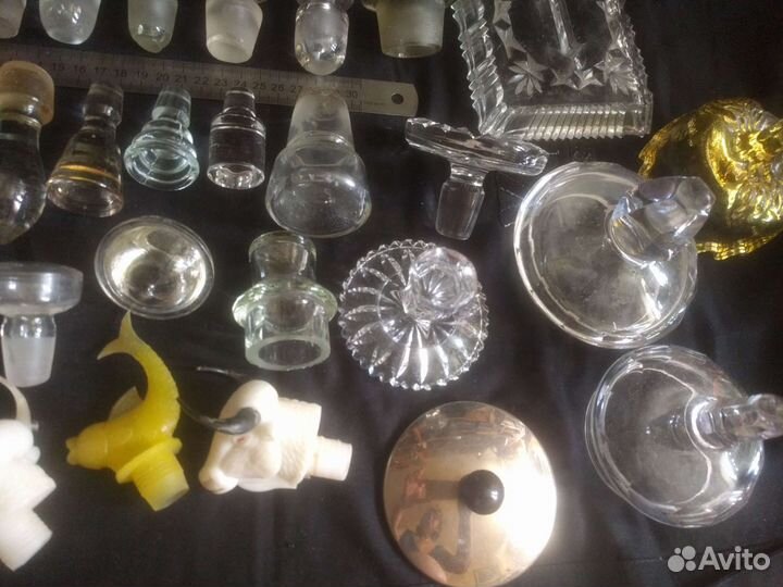 Пробки от графинов и крышки от чайников