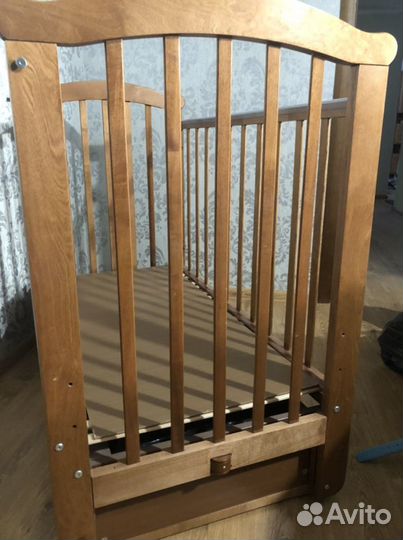 Детская кровать с маятником и ящиком