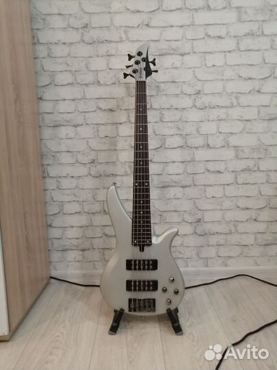 Бас гитара yamaha 5 струн RBX 375