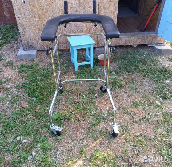 Ходунки для взрослых на колесах