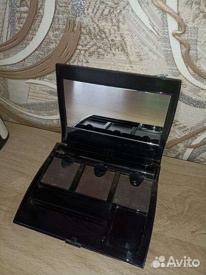 Палетка для теней Мери Кей