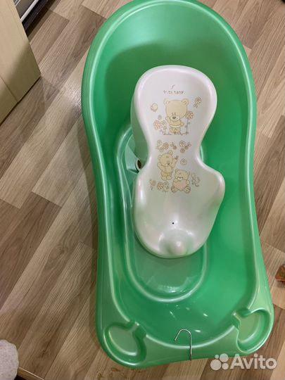 Детская ванночка для купания с подставкой