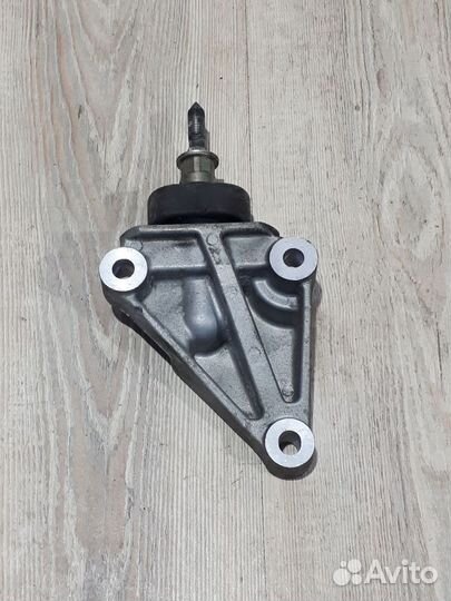 Опора двигателя двс Кронштейн Nissan X-trail T31 Л