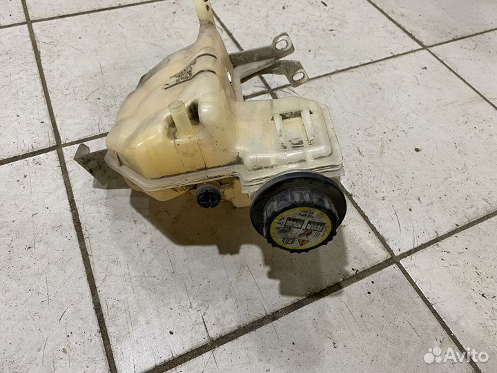 Расширительный бачок 2,7 дизель Land Rover