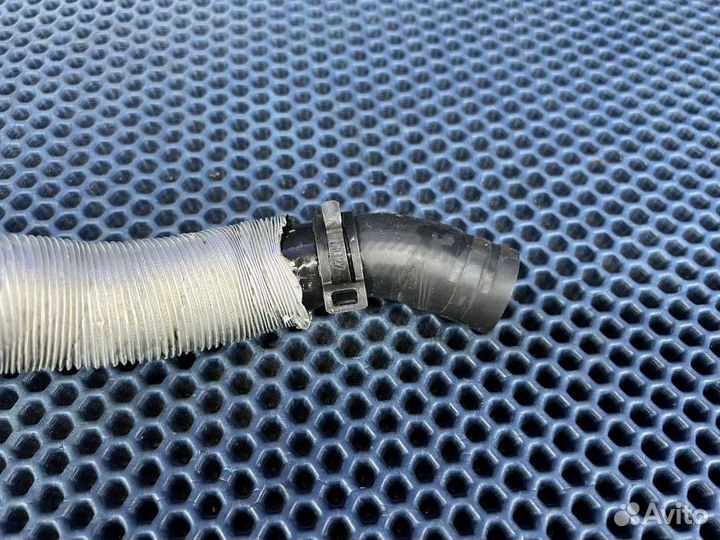 Патрубок системы охлаждения Volkswagen Tiguan NF