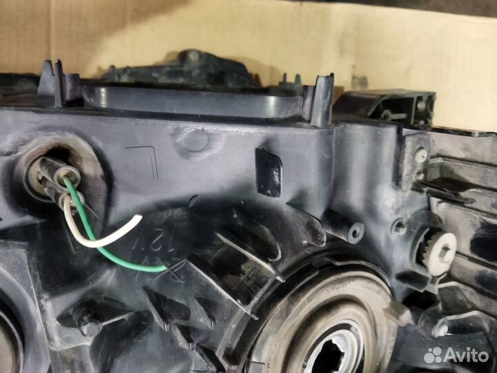 Фара левая Toyota Land Cruiser 200 (07-12г.)