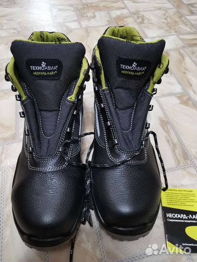 Ботинки кожаные демисезонные с композитный носком