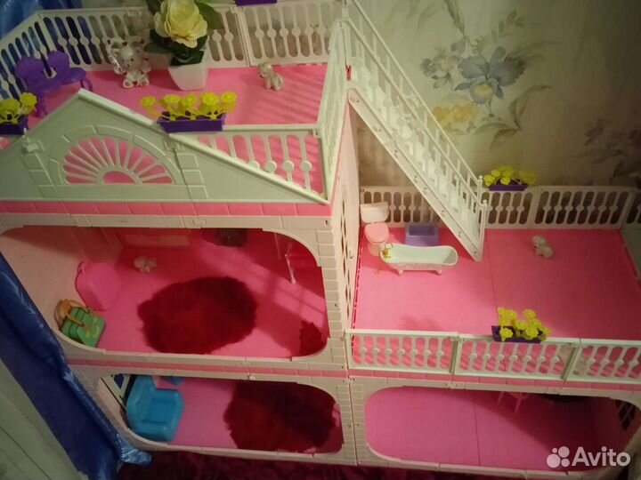 Кукольный домик с мебелью