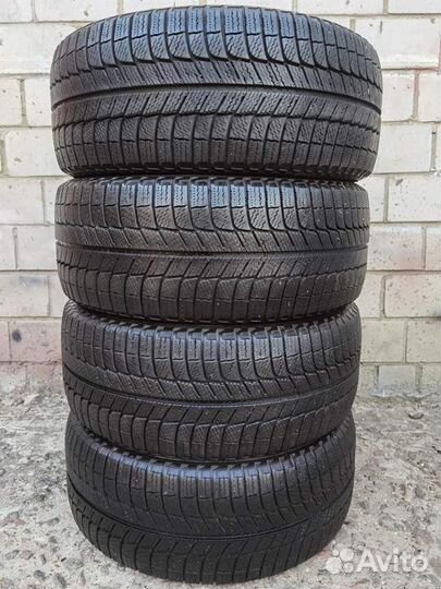 Michelin X-Ice XI3 235/45 R17 97H