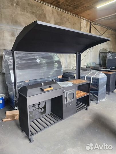 Мангал с крышей